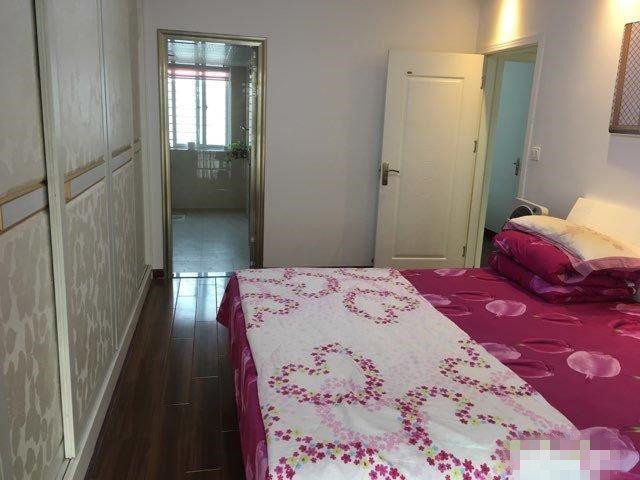 公园壹号精装大三房，家电齐全，拎包入住！