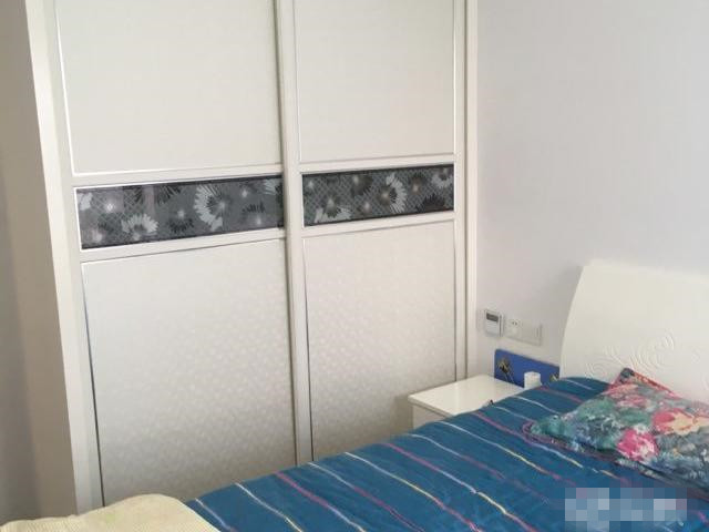 公园壹号精装大三房，家电齐全，拎包入住！