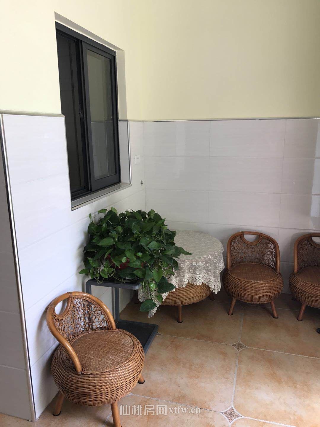 出售三丰鼎城8号楼架空层车库（出售出租均可）