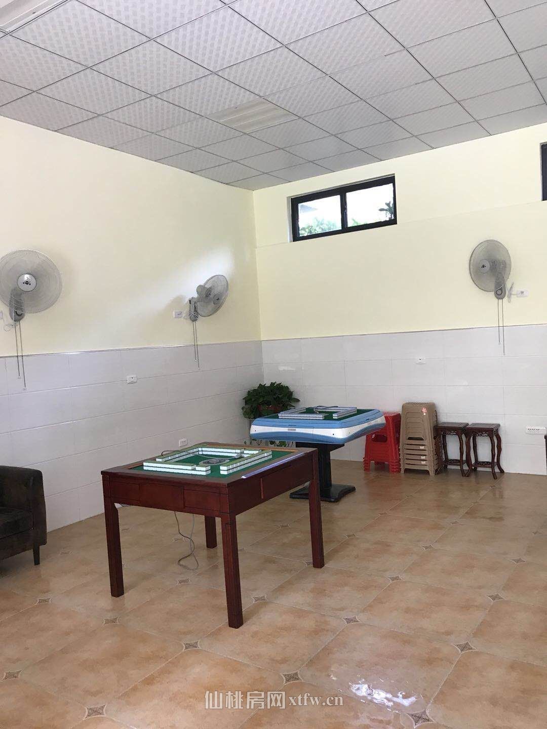 出售三丰鼎城8号楼架空层车库（出售出租均可）