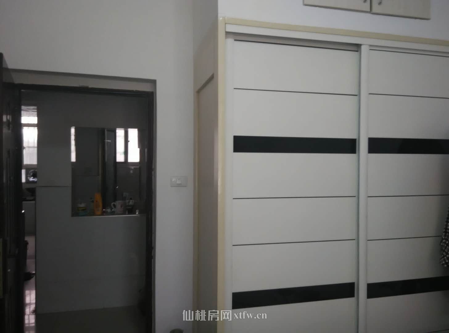 老八中对面三房两厅两卫超大阳台（租售皆可）