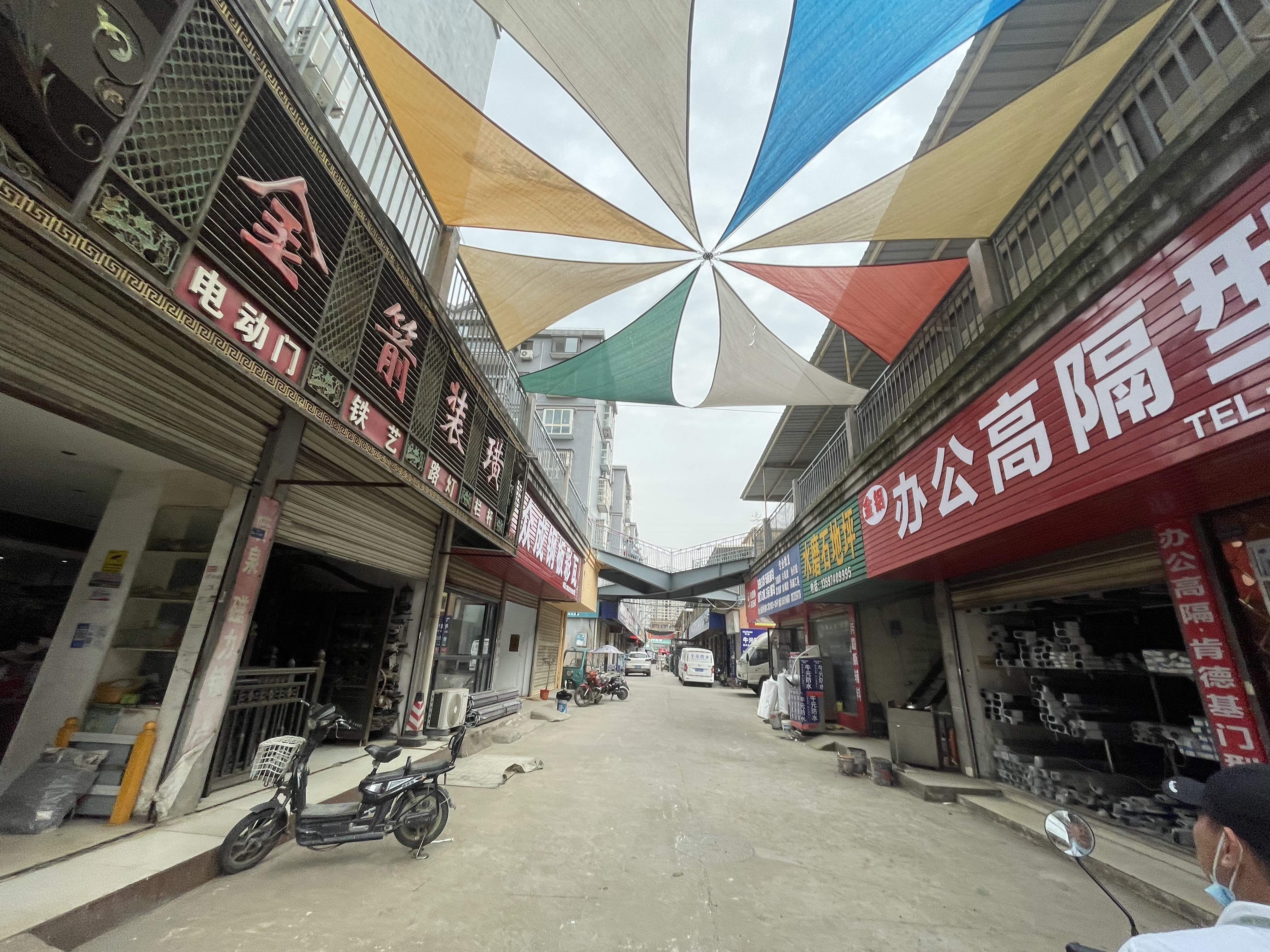 恒迪建材市场门面，15万，买即出租