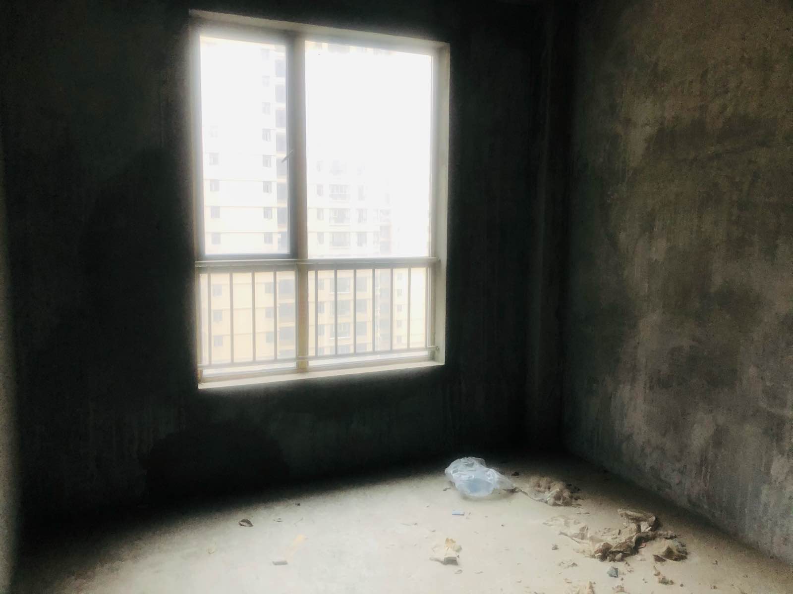 沔阳 旁颐和公馆，经典小三房，电梯好楼层，看房有钥匙