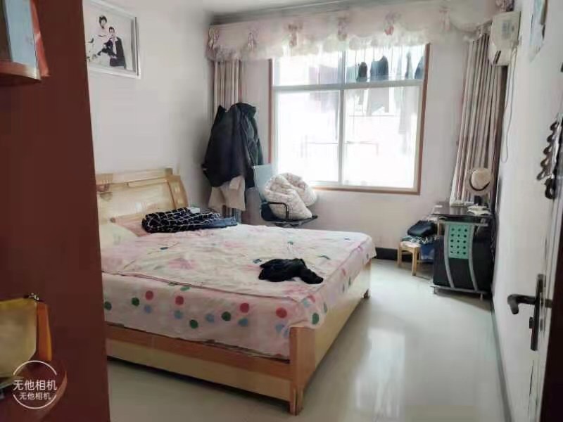 黄荆小区二室二厅交通出行方便