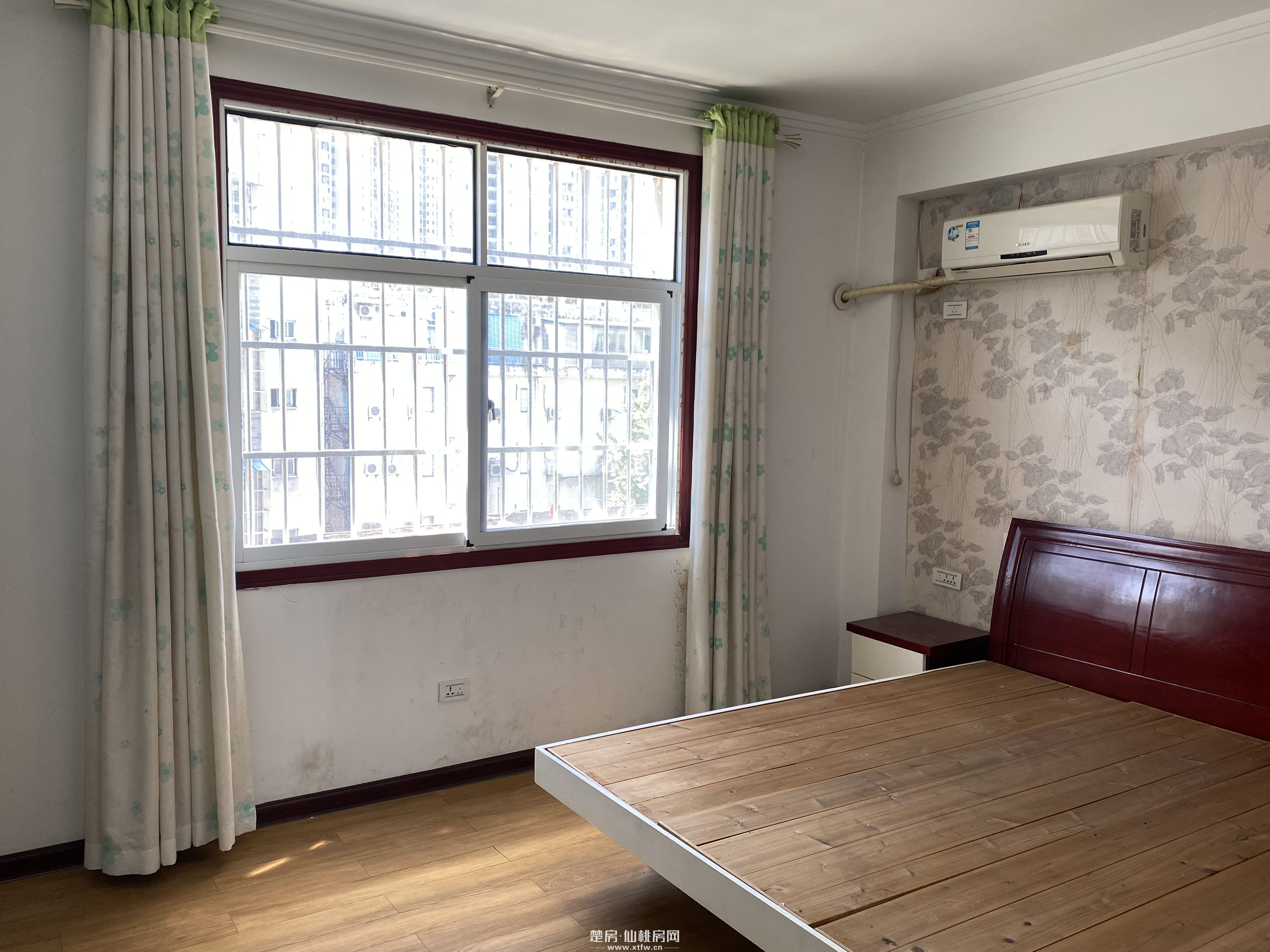 金园凤凰小区精装3室2厅出租