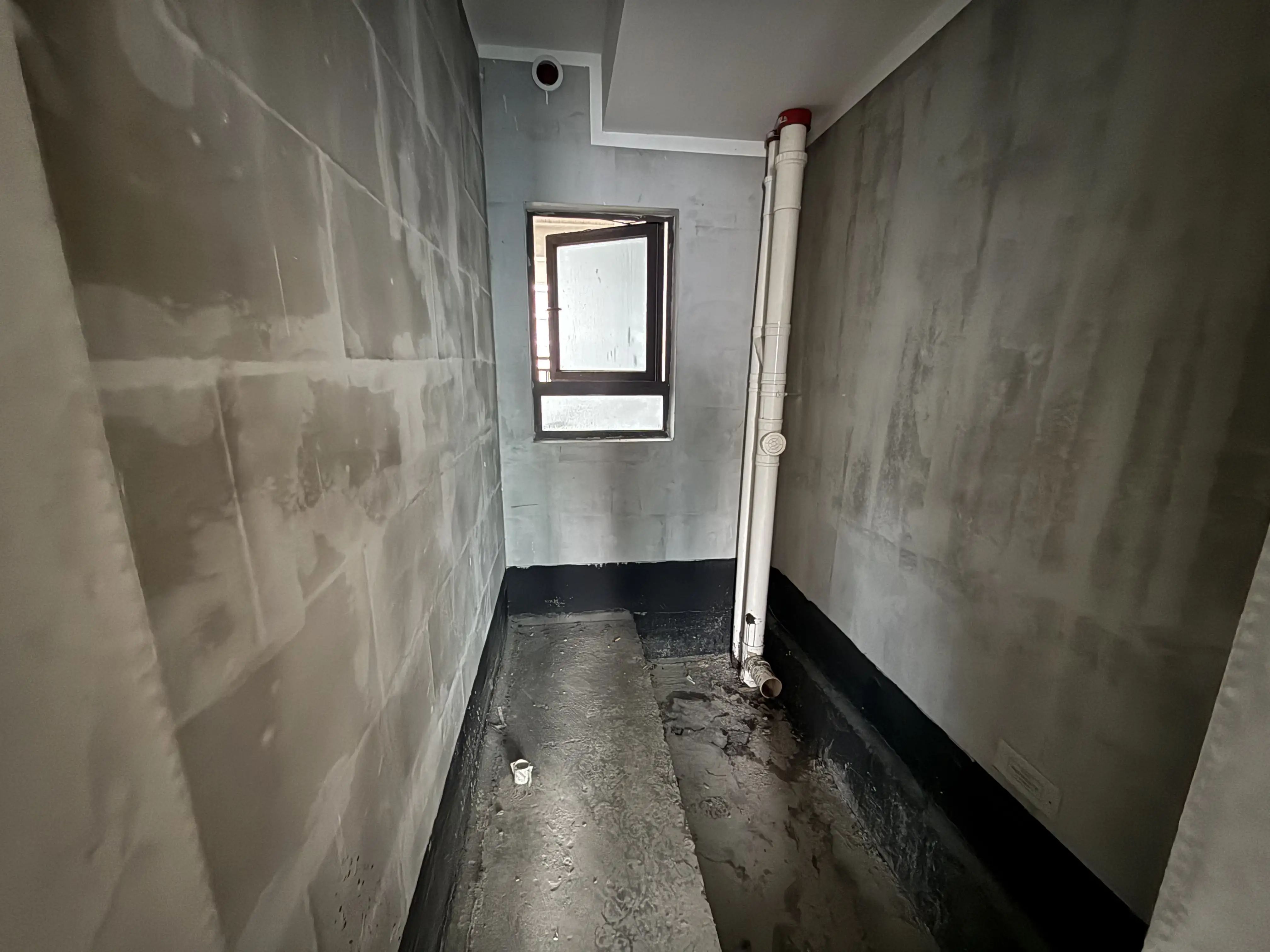 城南，吾悦，送露台，毛坯3房2卫，有证，看中可谈