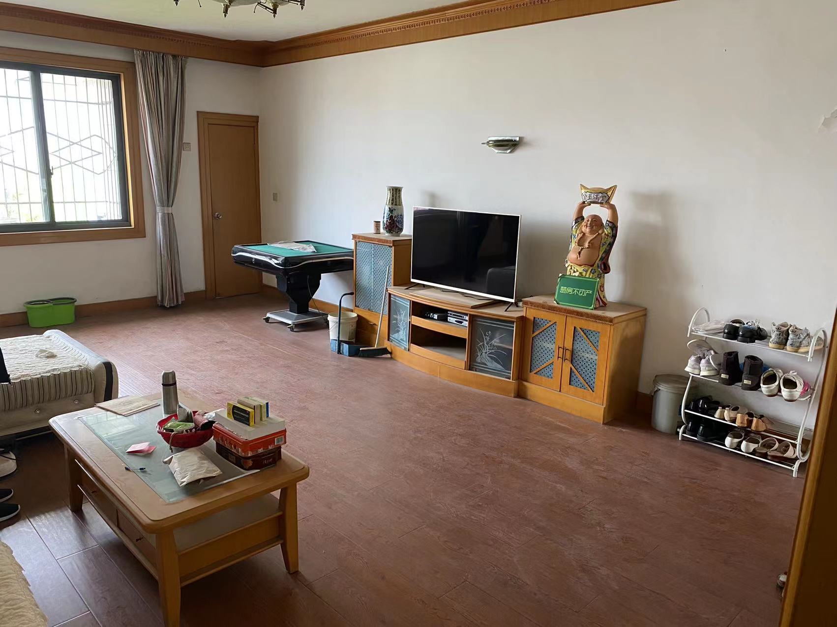 财政局机关宿舍，精装大平层，采光视野蛮好，小区环境好