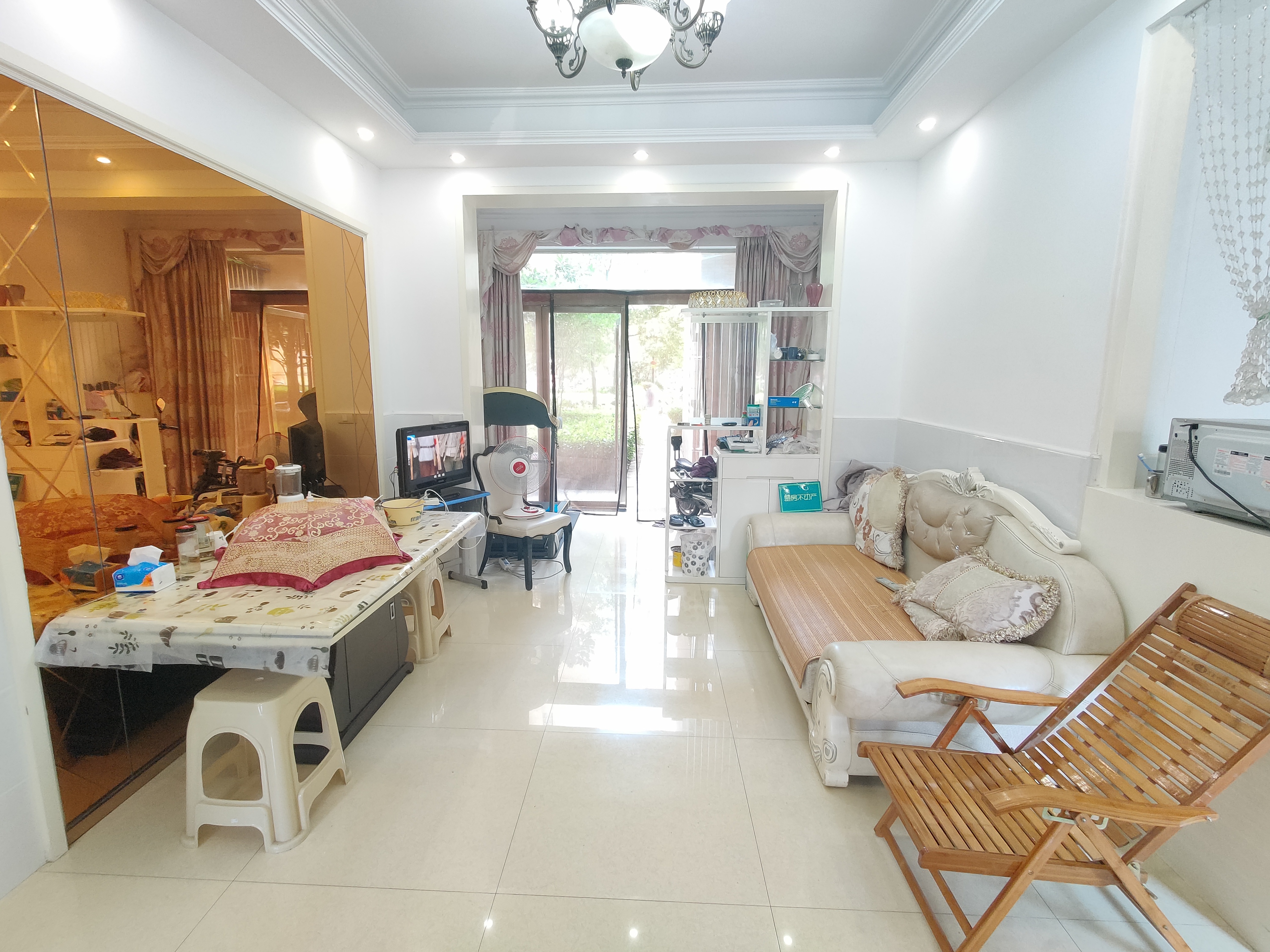 翰林公馆精装三房随看房出门就是一中也可以出租需要的看过来