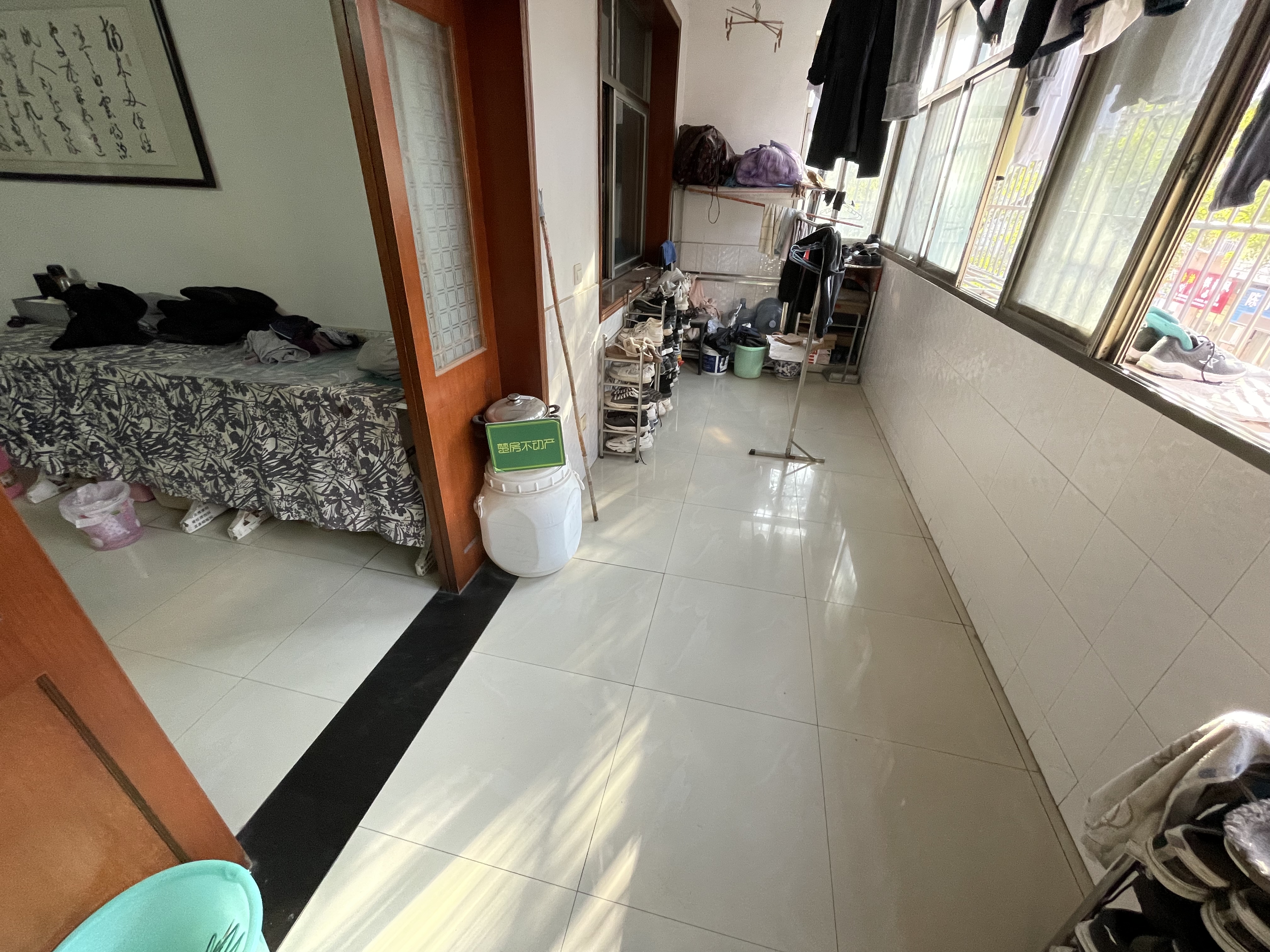 实验高中宿舍大四房沔州 旁边大阳台 陪读地段没话说