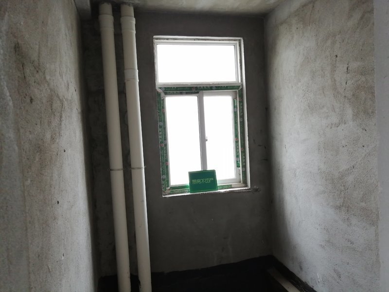 绿地华庭锦城毛坯四房南北通透证件满二看房方便