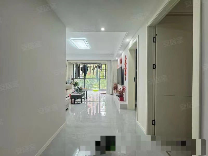 95，诚心出售，时代天‮电，骄‬梯房，好‬楼层，精装三房，单价4400送车位