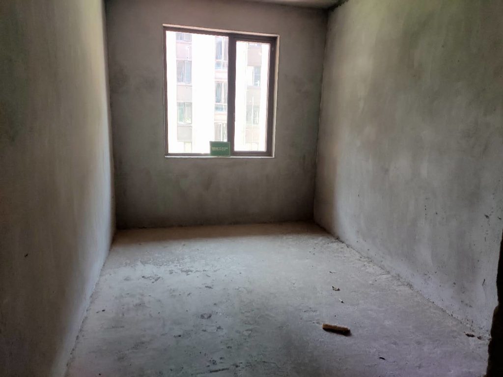 城西大盘绿地华庭香格里拉一二楼毛坯复式带花园空气清新天然氧吧房东诚意出售