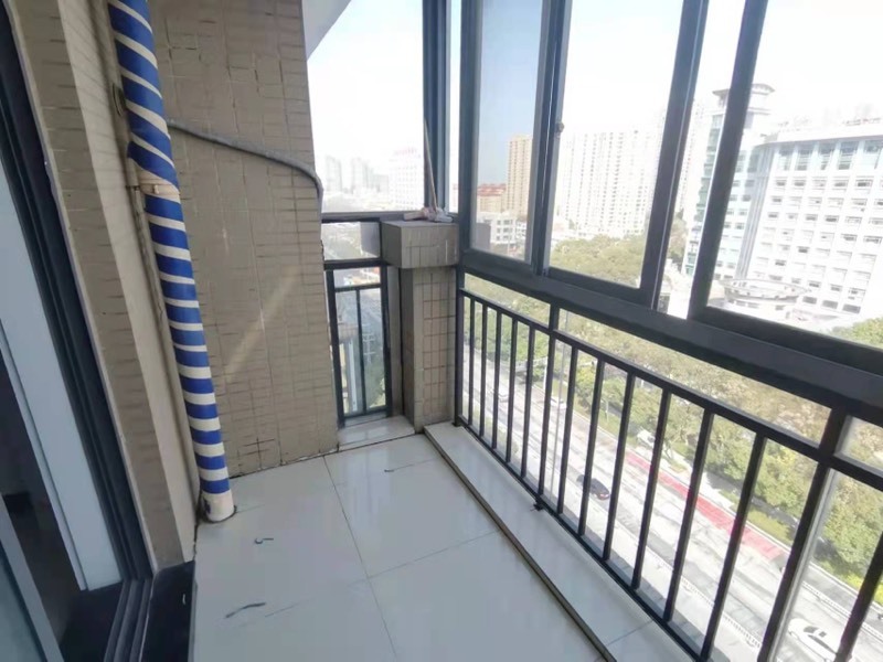 捡漏，三丰鼎城，小高层，精装两房+阳光房露台，证满二