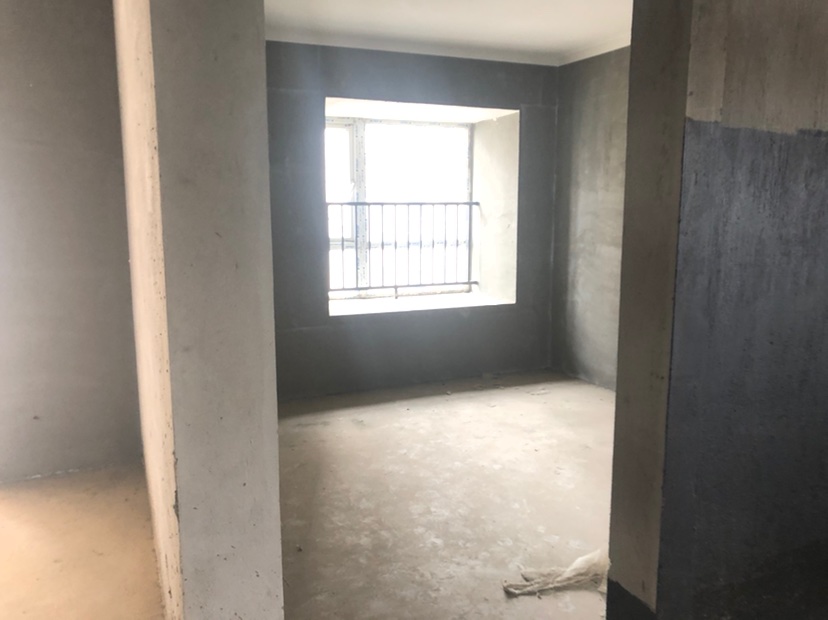 森林国际城，新二中旁，电梯好楼层