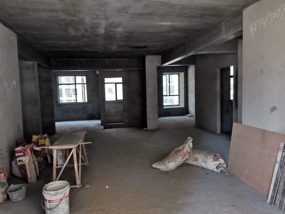 新城一号新出大三房，证满二，南北通透，楼层好