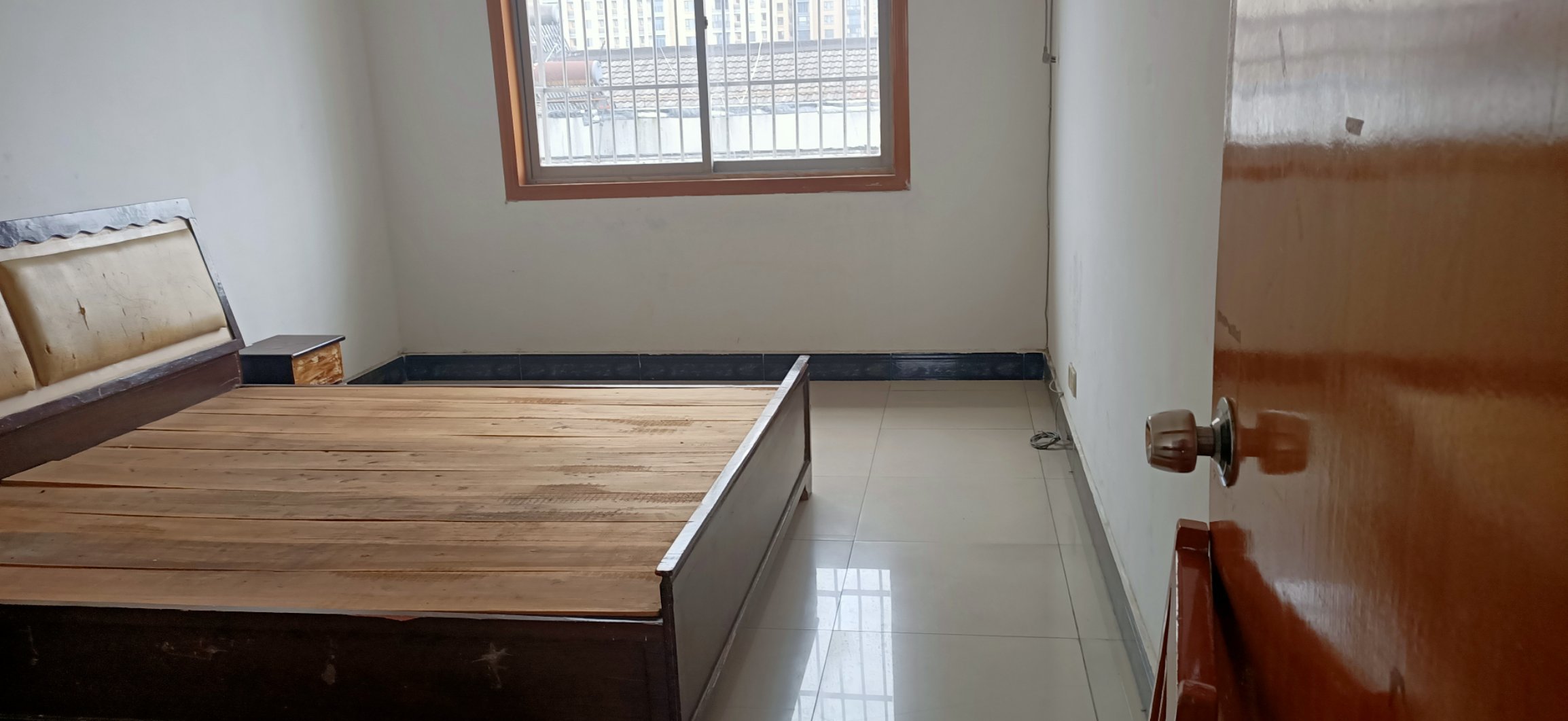 春江花园110平三室两厅两卫采光通风好小区环境好院子好停车