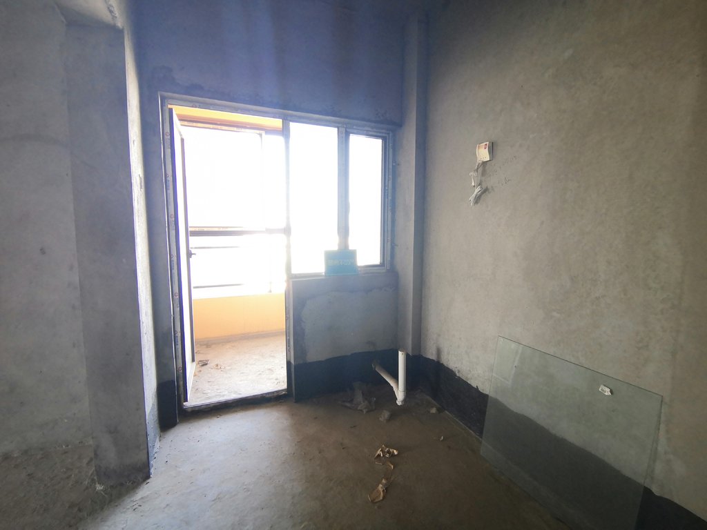 城东绿洲新城电梯毛坯大三房多功能户型证满二