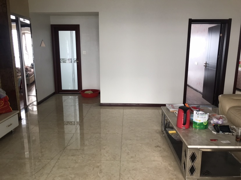 福星城精装三室两厅两卫，120平，证满2