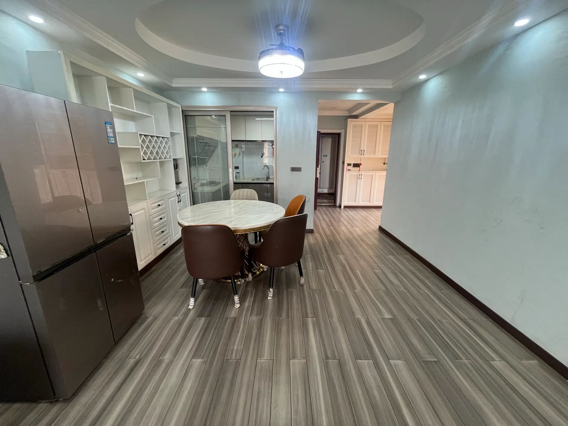 捡漏，新城壹号五期，边户，精装三房，好楼层，证满二，9成新