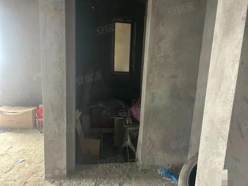 241，捡漏好房，城南，御台公馆，毛坯两房，单价4千出头，总价36万，视野采光好