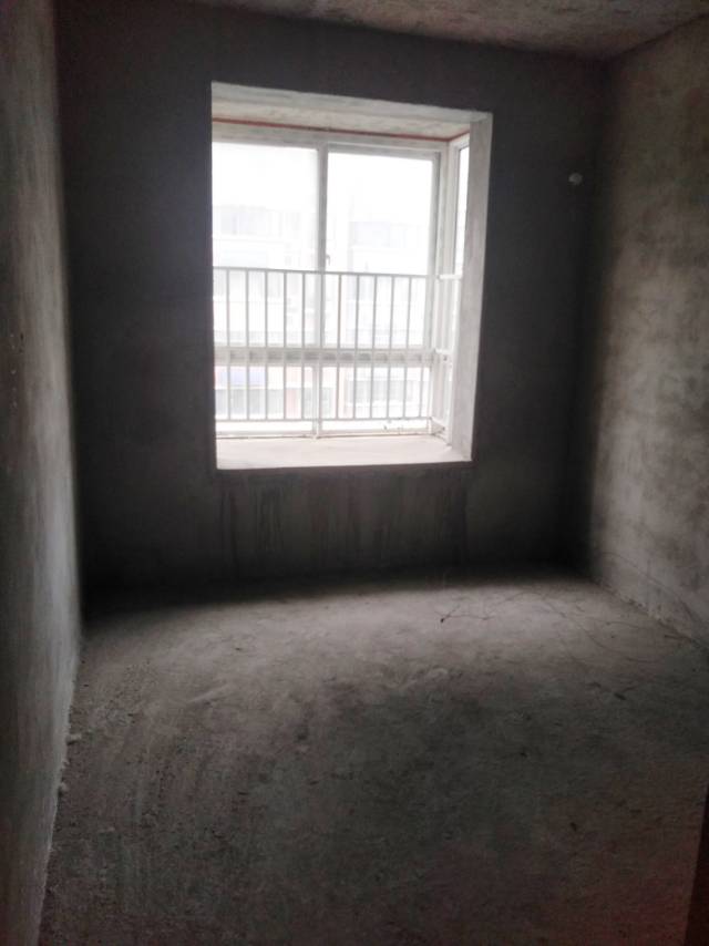 滨江星城120平电梯房