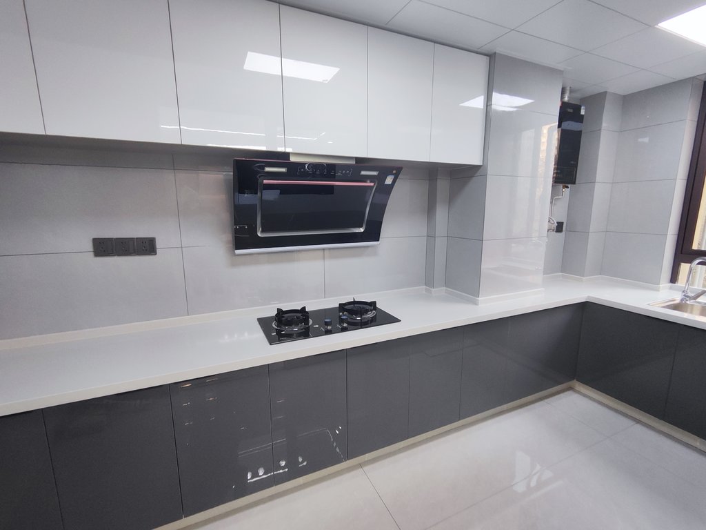 锦绣江山.全新精装三房.南北通透.看房方便