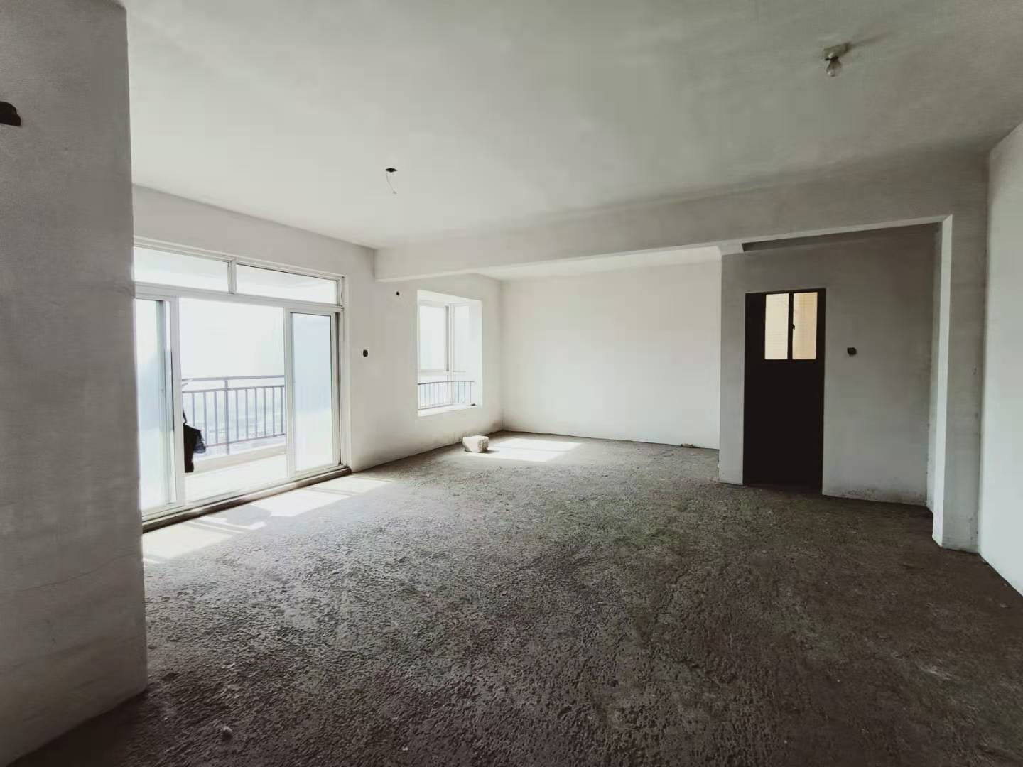 城西仙桃 旁边电梯中层户型好楼层好单价低