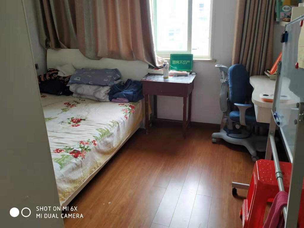 丝宝中学旁鸣宇锦城大四房精装修诚意出售