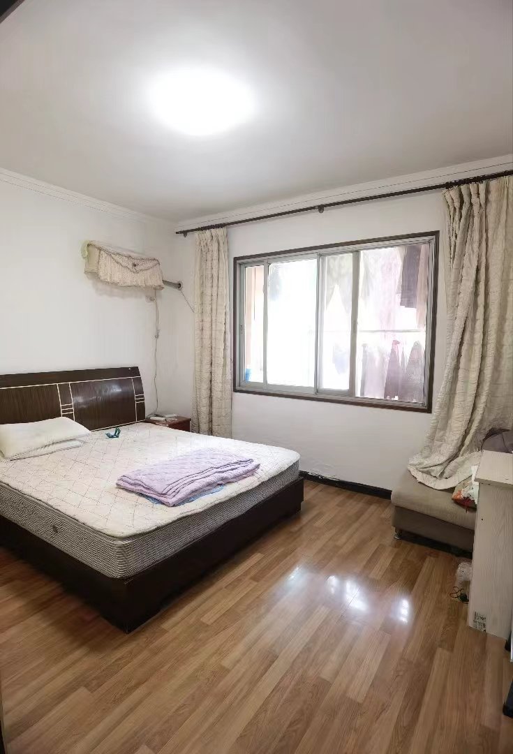 德政园枫丹苑.精装三房.证件满二.看房约