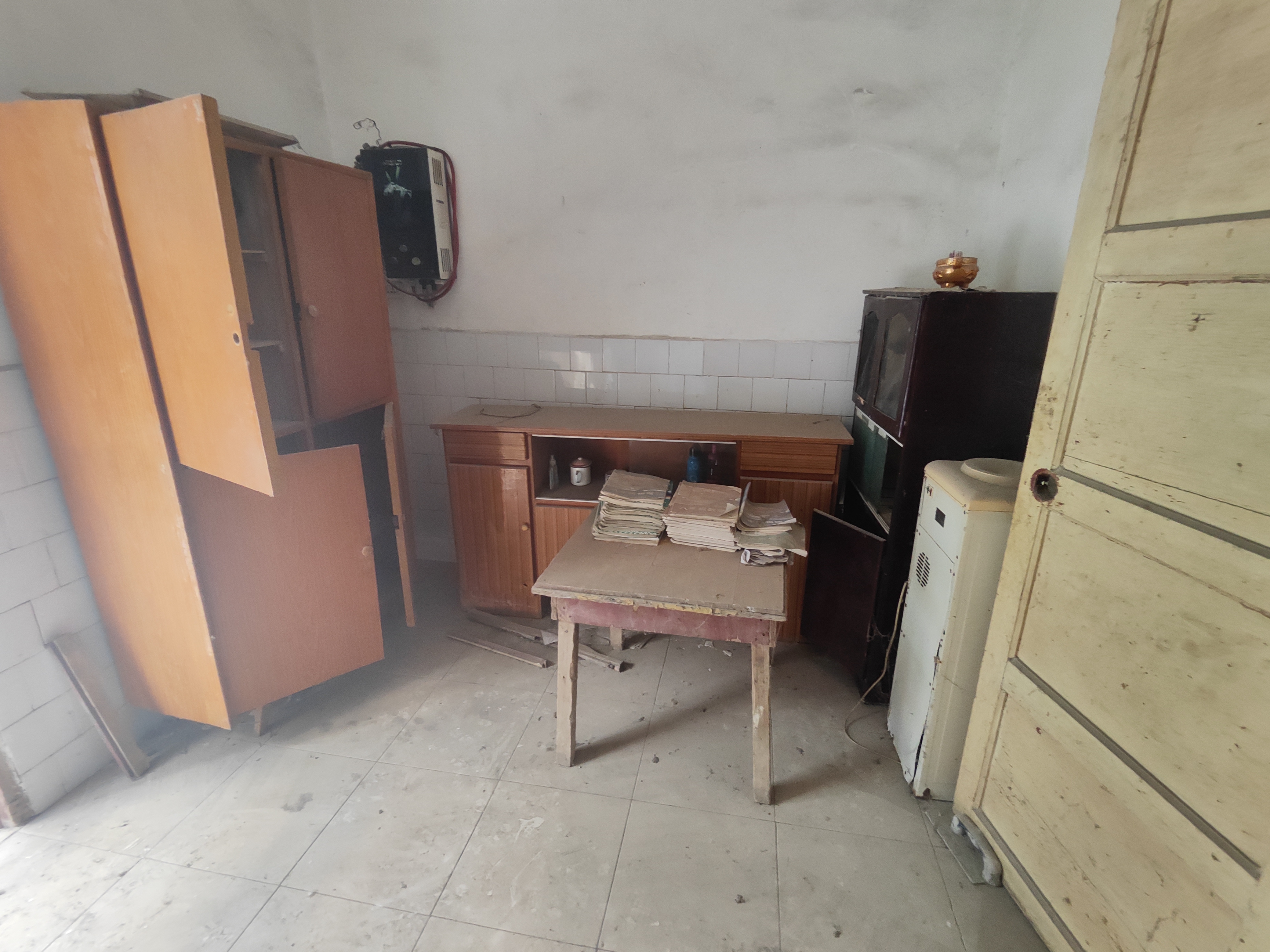 黄荆小区私房.房子有不动产证.证件满二.看房方便