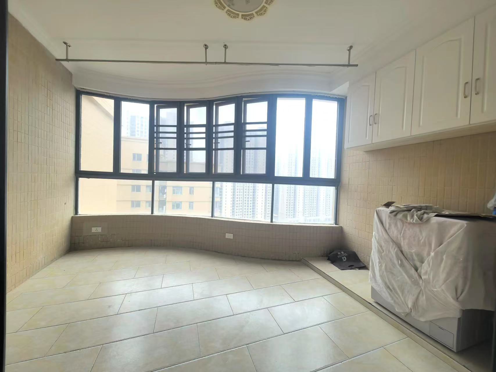 颐和公馆，精装3房2卫，单价3900，好楼层比毛坯都便宜西边户