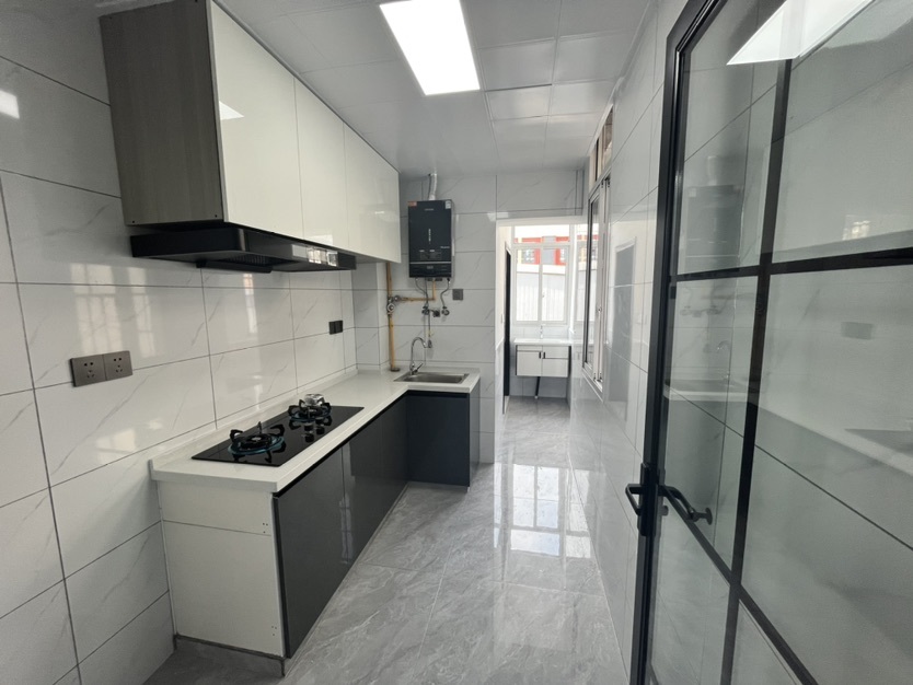 养老看过来，西桥，装修9成新，步梯2楼，精装三房，证满二