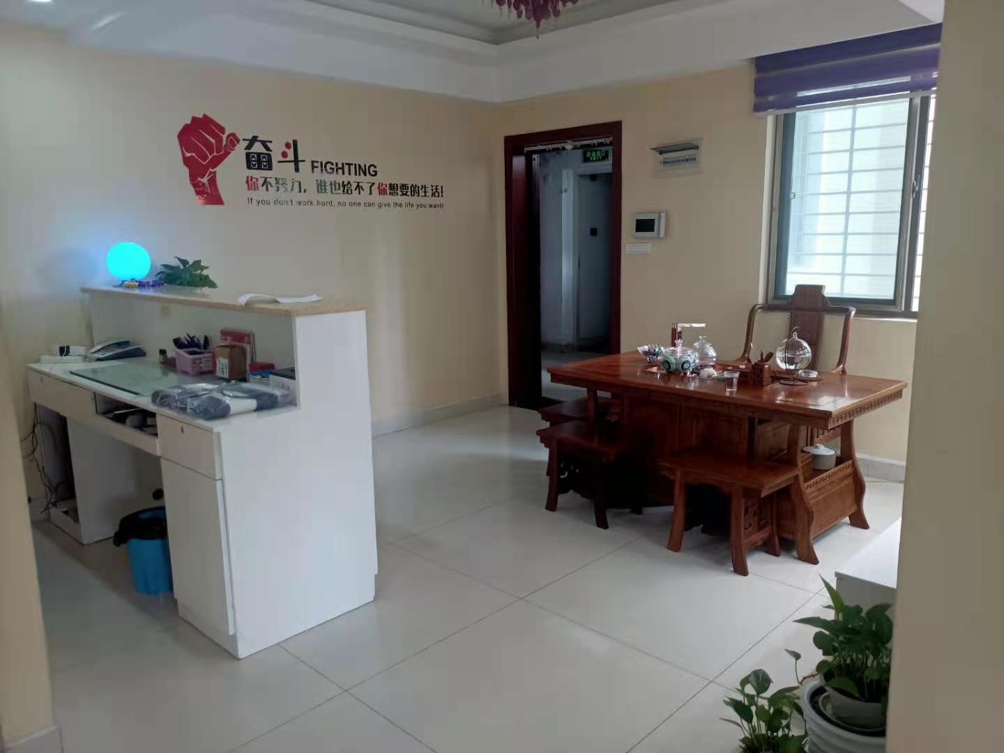 金城花园，大户型，超大阳台