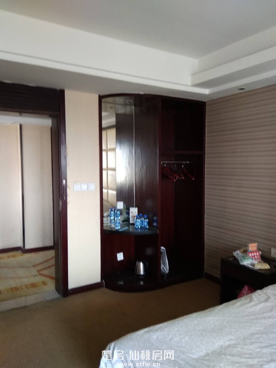 凯宾斯 出售， 城区，精装不到1年，单价4000，家电齐全拎包入住！欢迎 看房