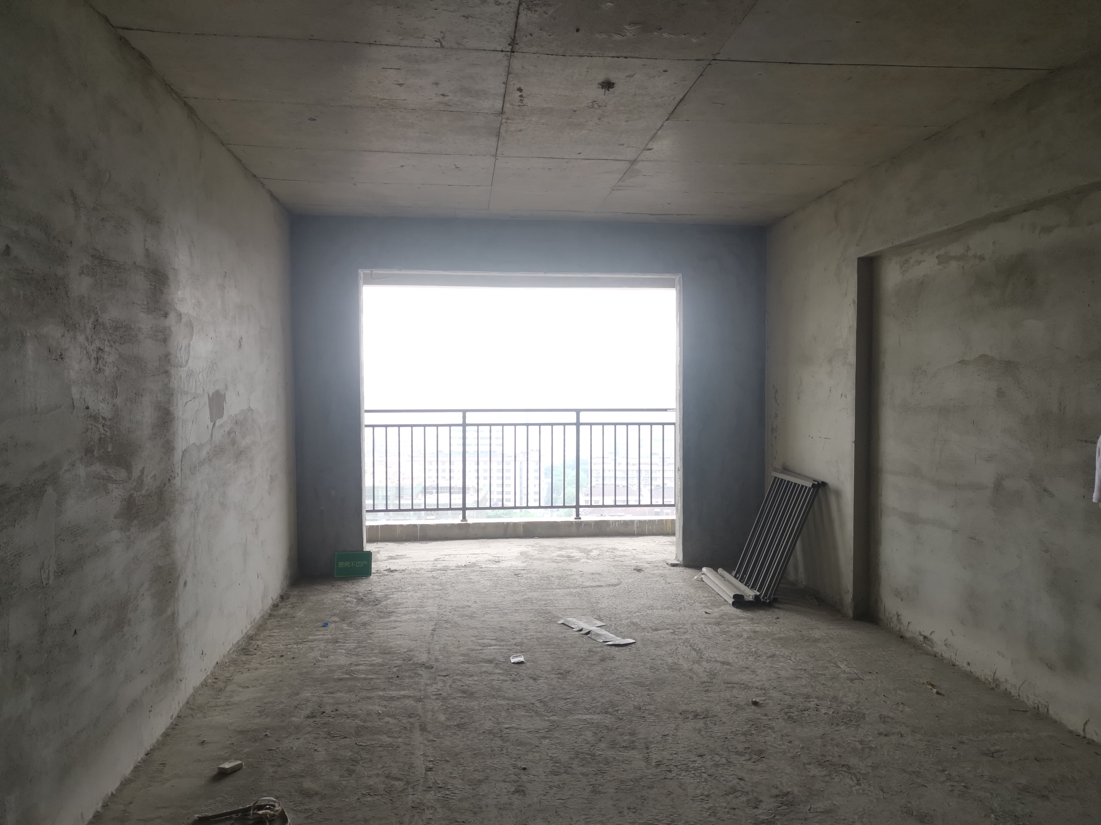 财源盛景 武商旁边毛坯三房 中间楼层 房东诚意出售