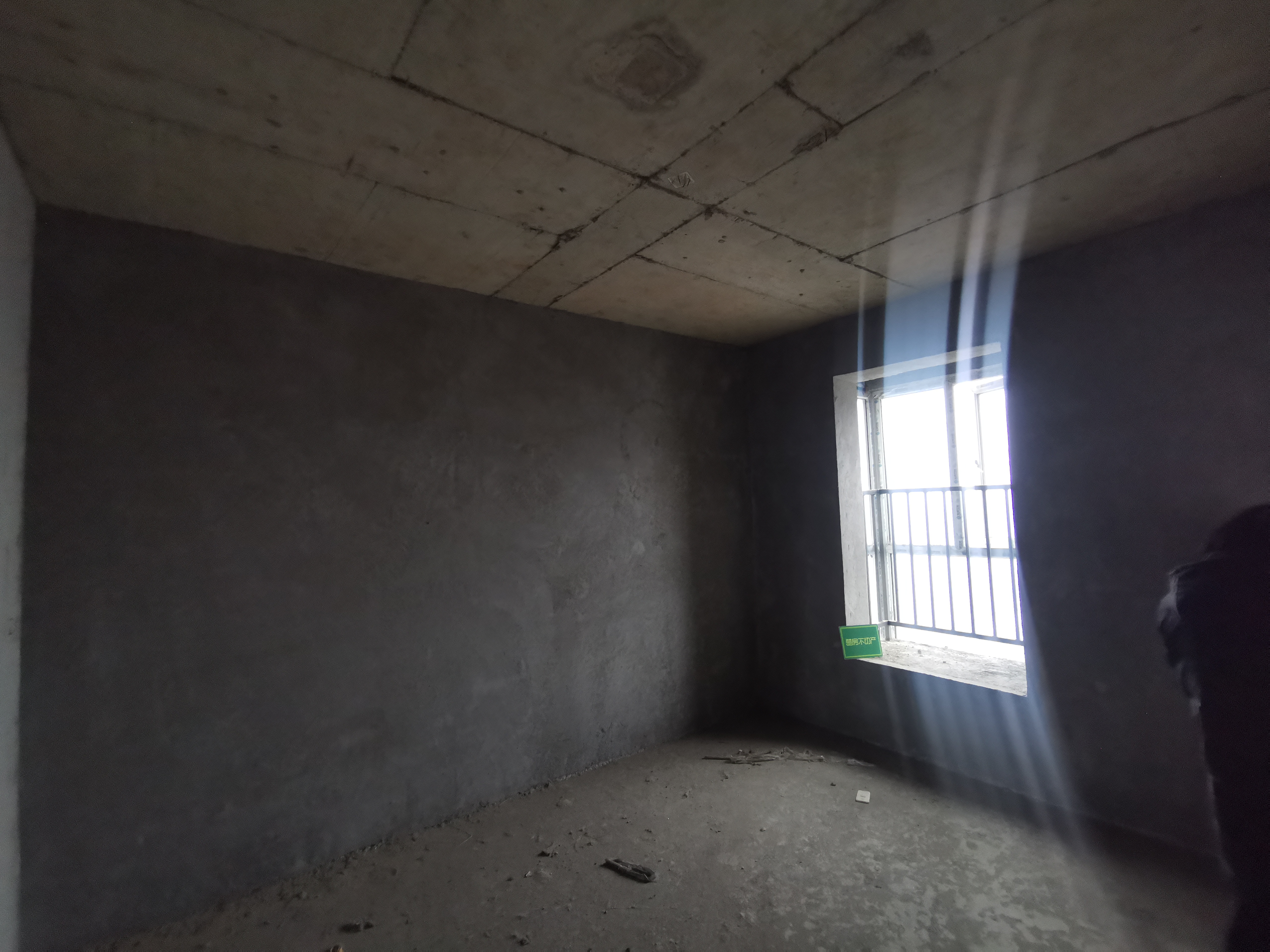 老城区三合鑫城毛坯三房南北双阳台送入户花园看房方便