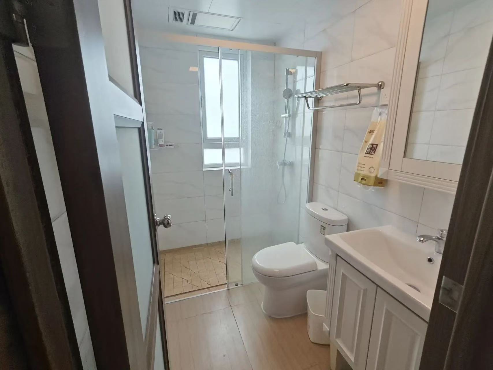 城南，碧桂园，单价5800，精装四房，成色新，证满二，好楼层