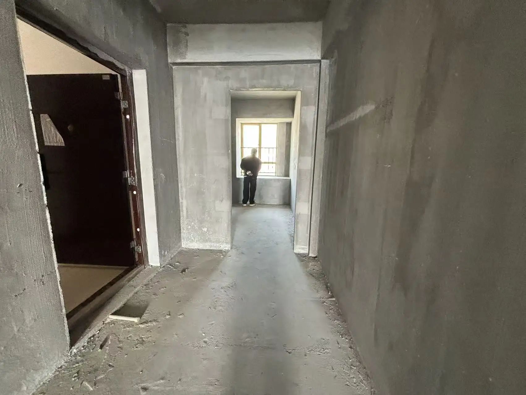 亏本出售，御湖世家，毛坯3室2卫，南北双阳台，，证满二