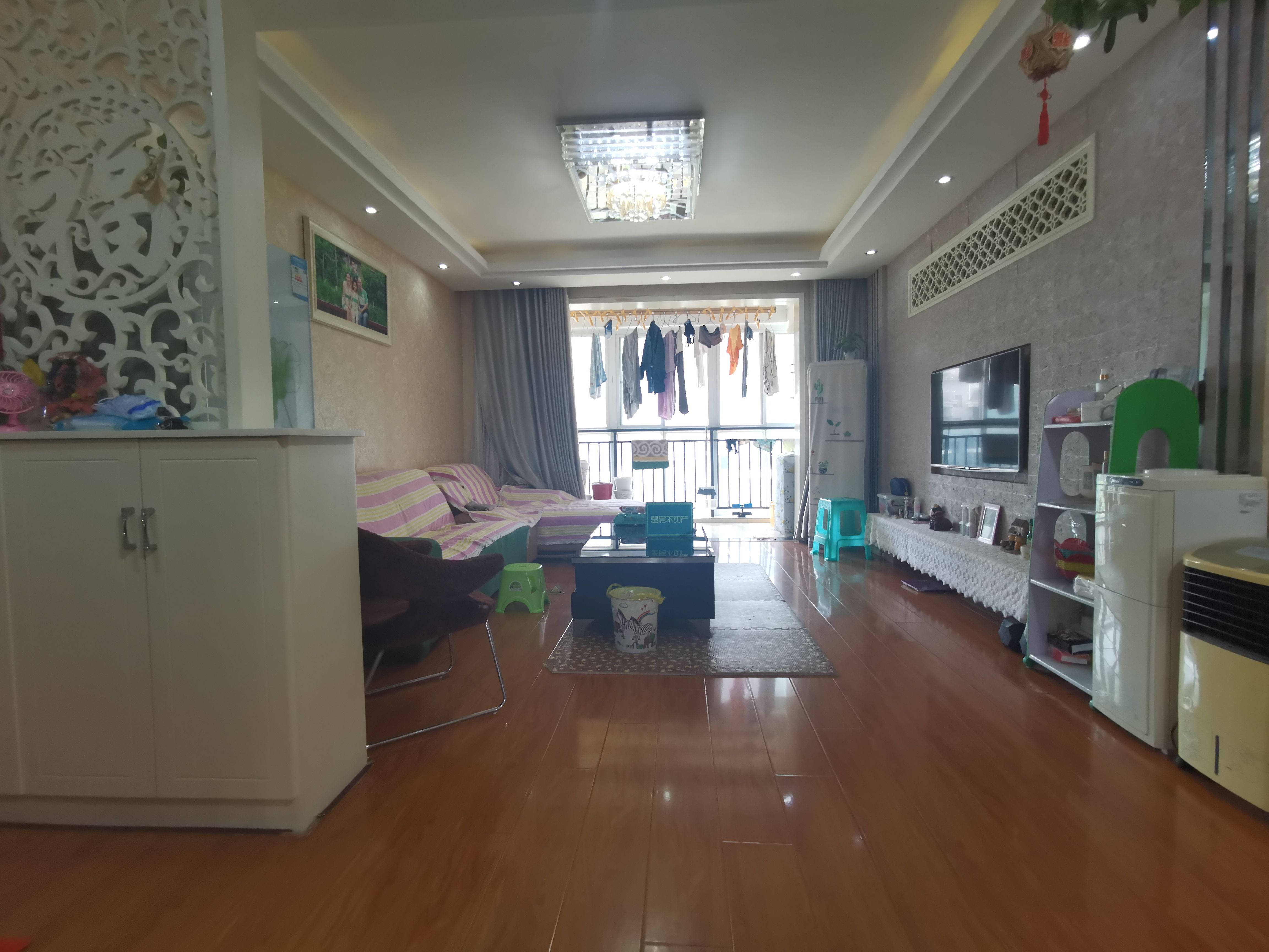 和园公馆精装三房  房子保养的好  业主诚心卖看房方便