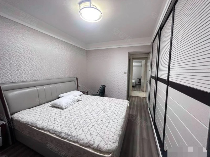 城南，福星城，精装三房两卫，电梯好楼层，层色保养好！单价4500.