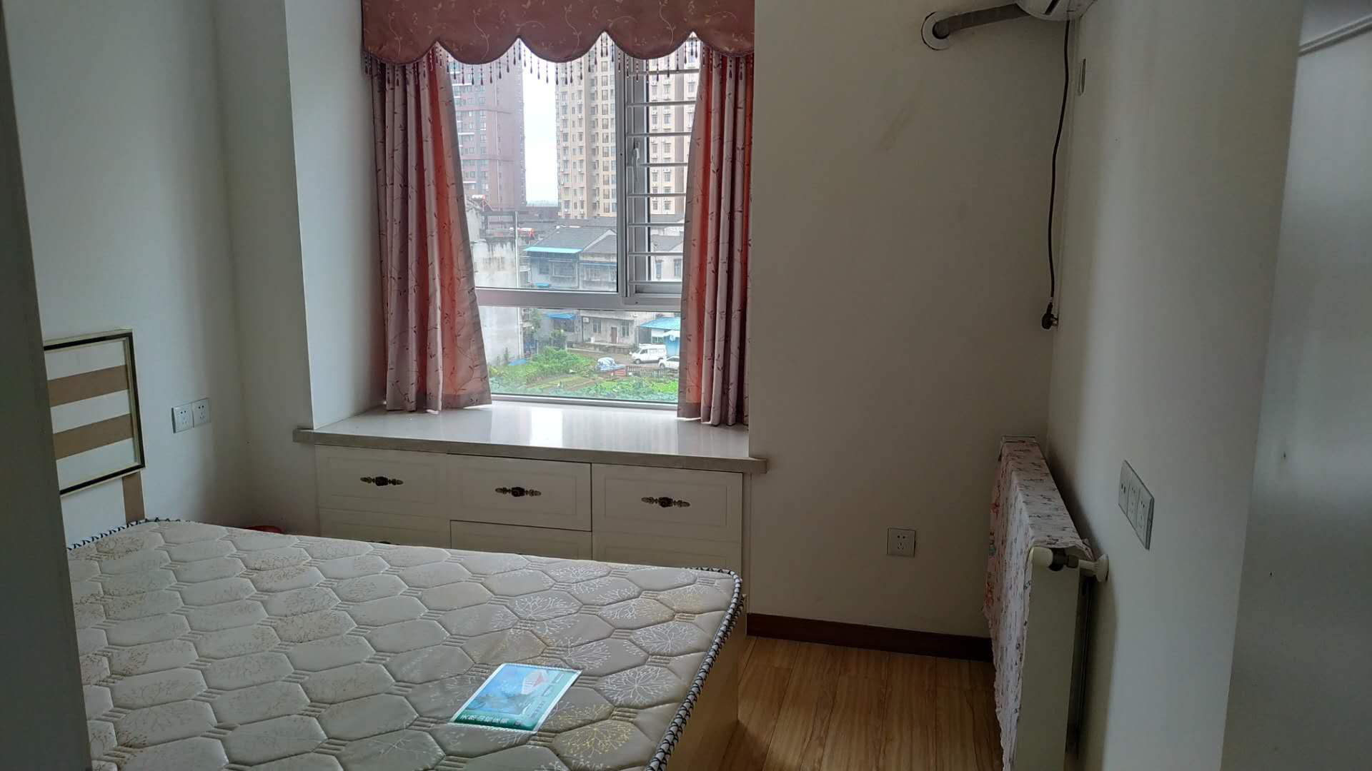 和合国际，温馨二室，环境比较大的小区，全屋带供暖，基本没住，看房方便