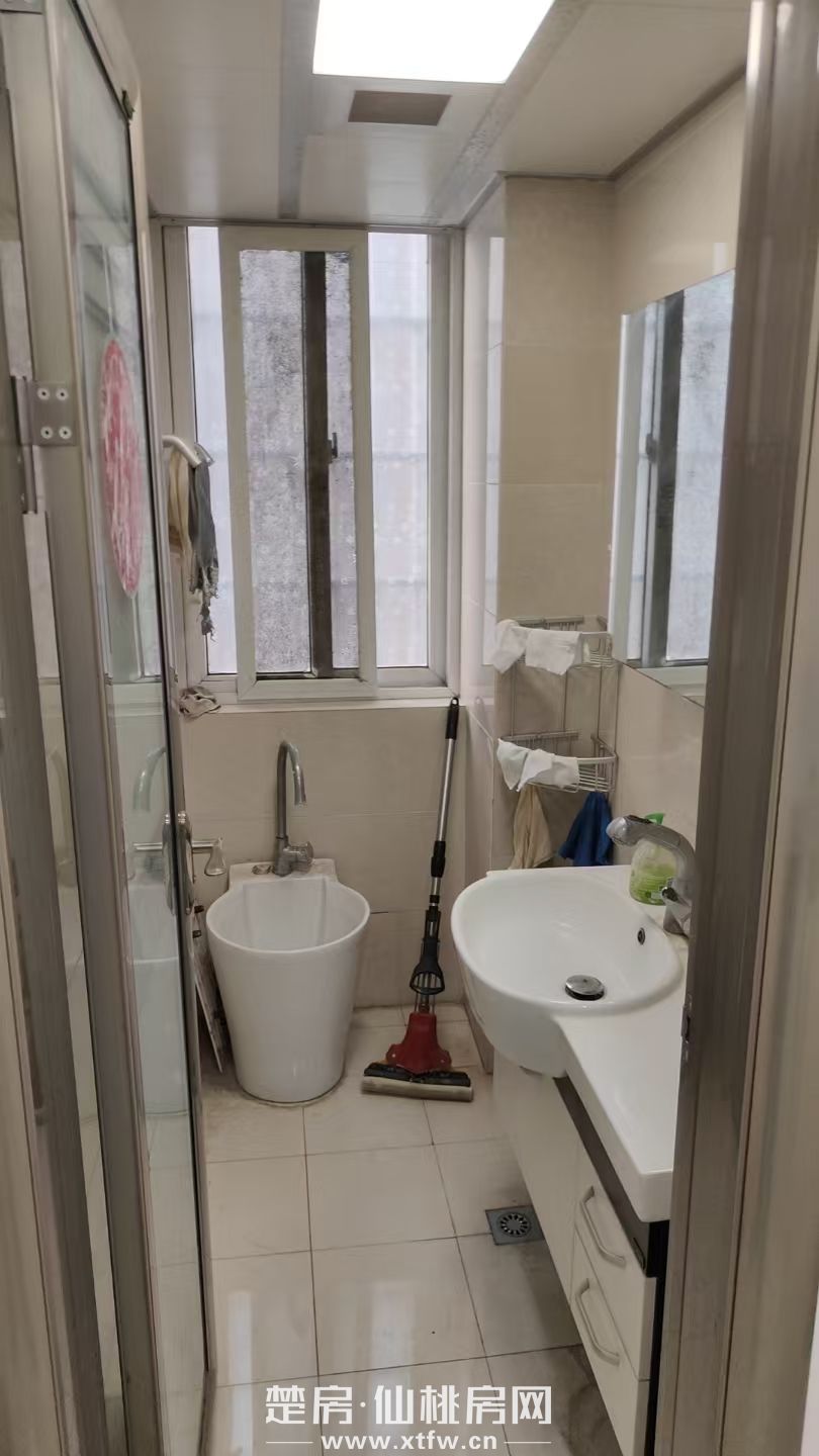 翰林公馆小区2室1厅1厨1卫，楼层、朝向好，家电齐全。