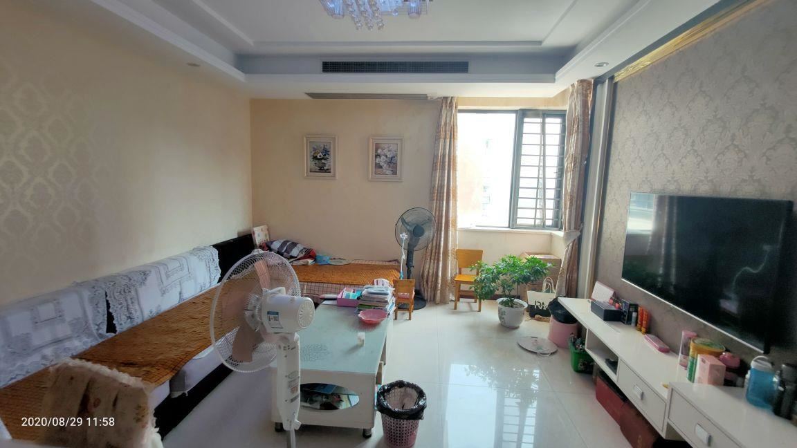 上仙桃小学，金域城邦，精典小三房，全屋保养好，证满两年