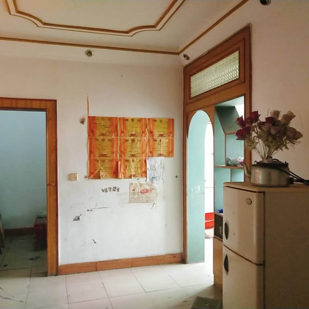 沙嘴汉江 旁边中层三房有证可过户价格很美