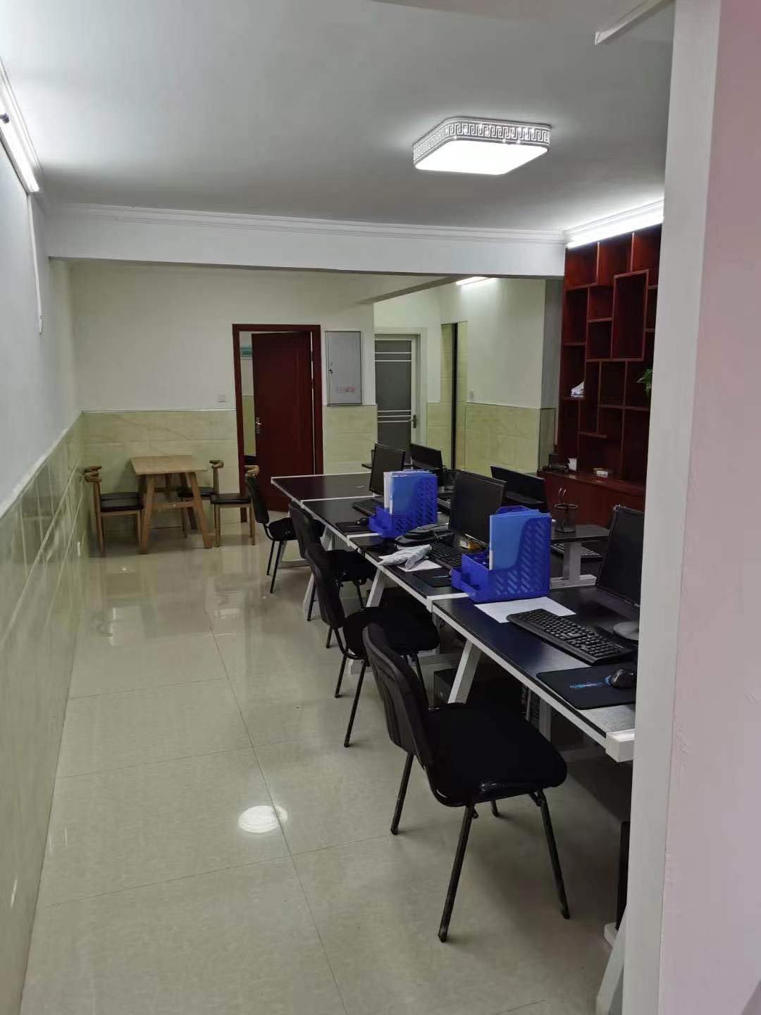 新城一号商铺出售 地段好   大就在三小旁边