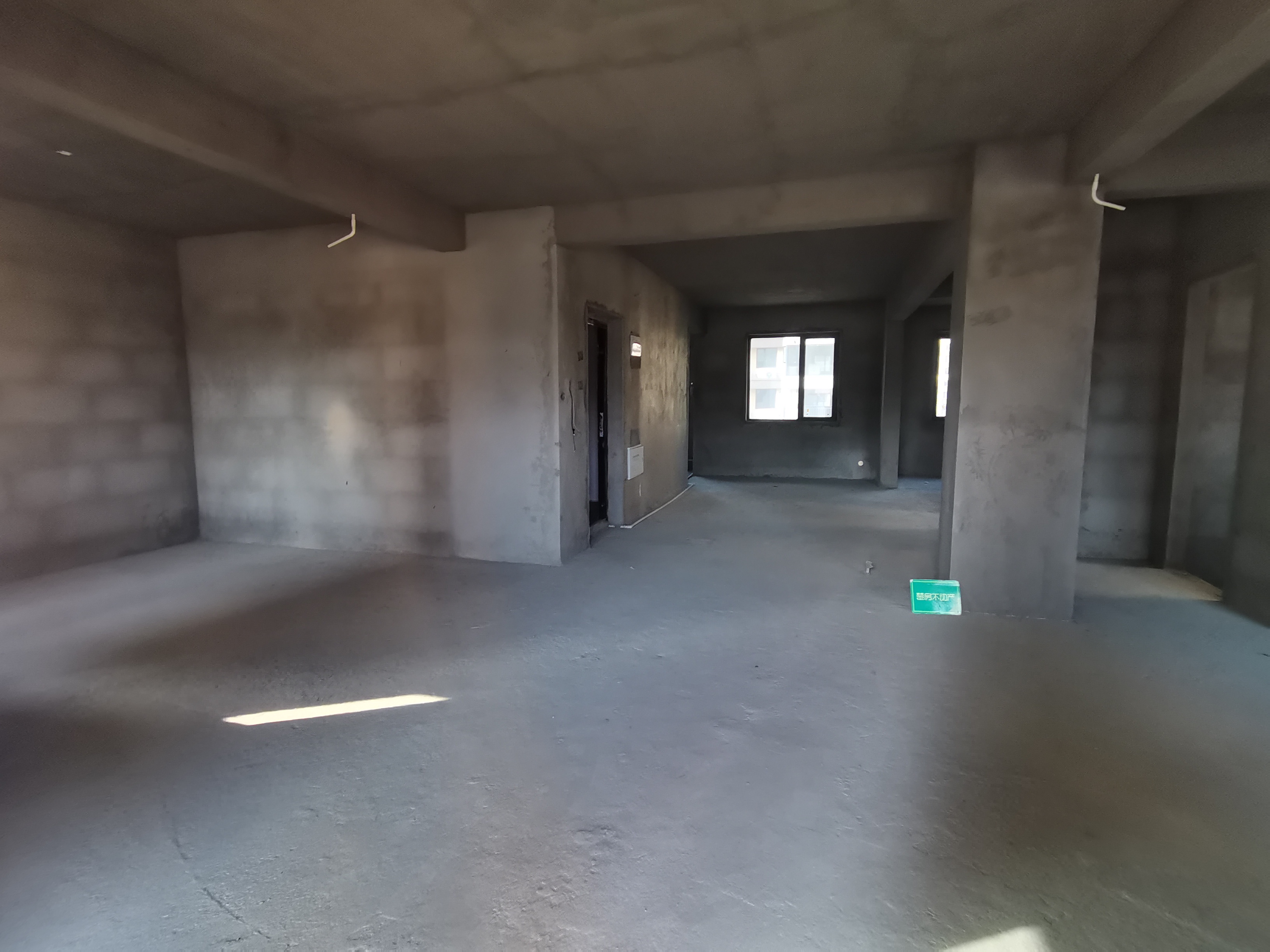 荣怀极地世家毛坯大三房电梯小高层房东诚意出售