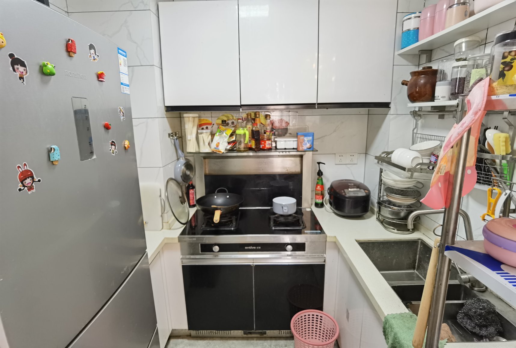 森林国际城景观楼层精装小三房 附近环境好，房东诚心出售