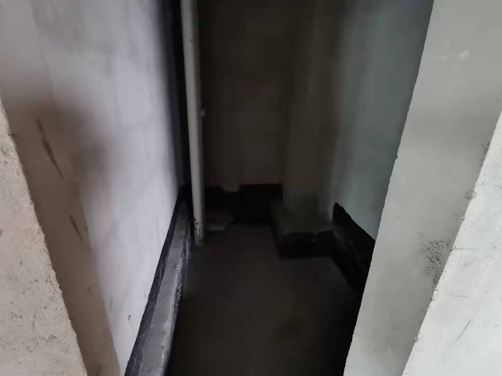 元泰未来城毛坯大平层湖景房超大阳台看房方便