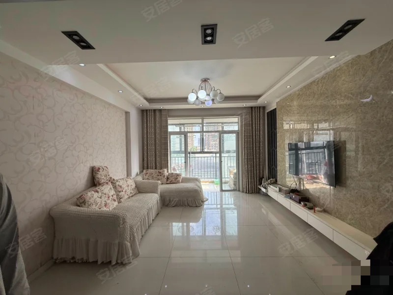 410，捡漏，阳光田园国际，精装三房，直接拎包入住，电梯好楼层，证满二