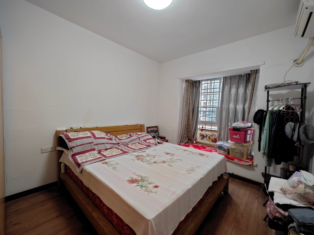 三丰鼎城，小高层，带露台的房子，一口价32.8万，证满二